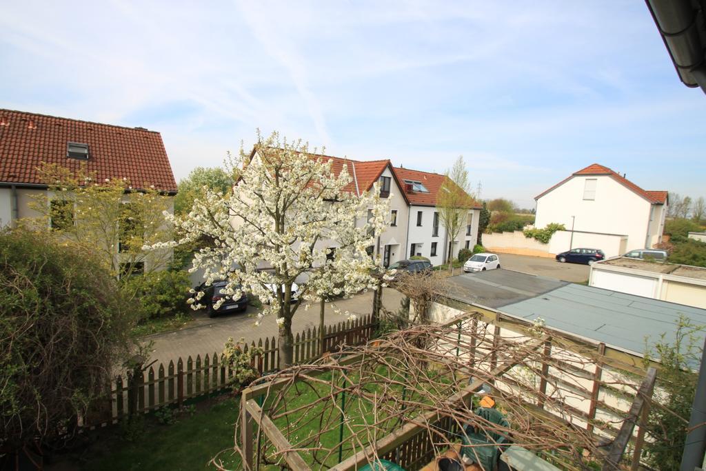 B&B Am See Koeln - Privatzimmer Ruang foto