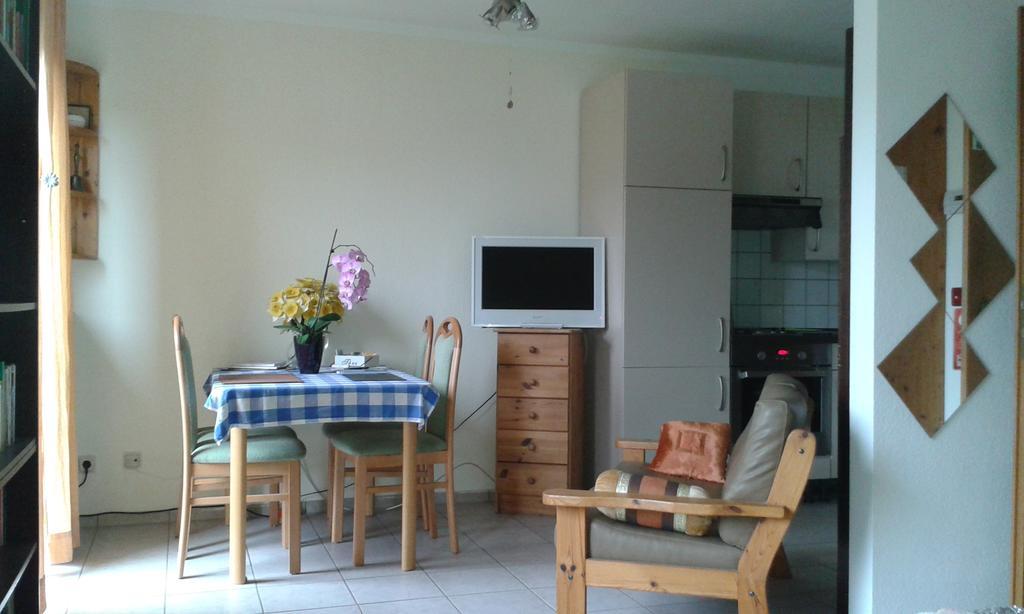 B&B Am See Koeln - Privatzimmer Bagian luar foto