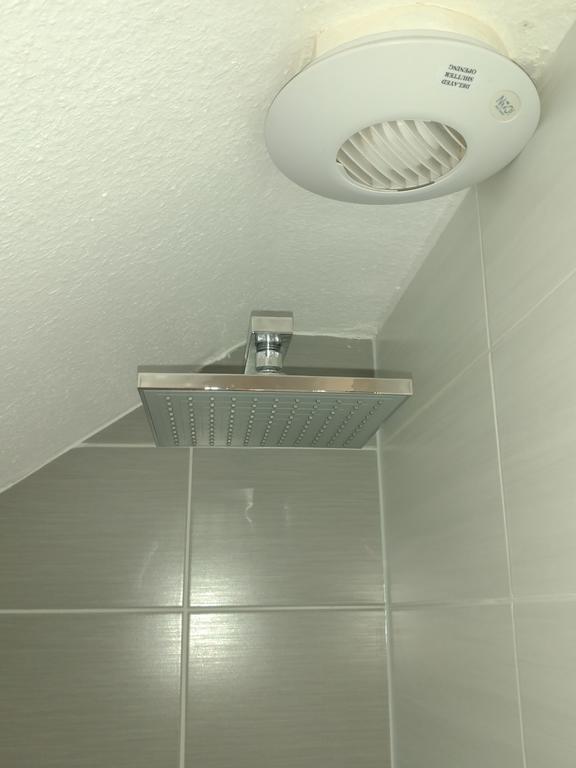 B&B Am See Koeln - Privatzimmer Bagian luar foto