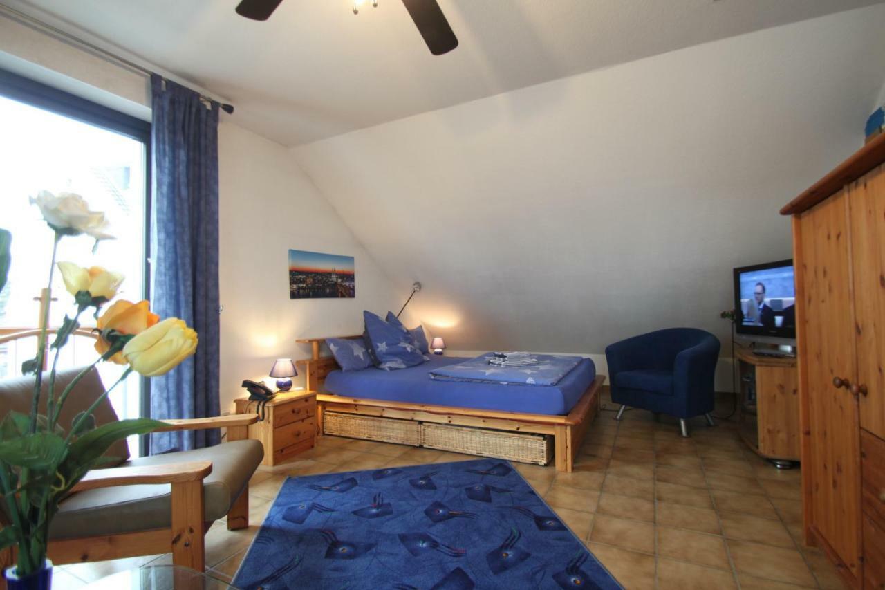 B&B Am See Koeln - Privatzimmer Bagian luar foto