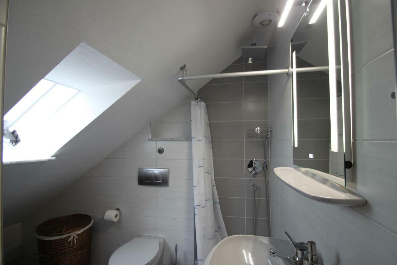 B&B Am See Koeln - Privatzimmer Bagian luar foto