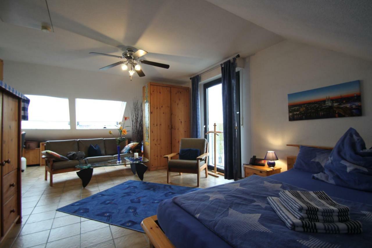 B&B Am See Koeln - Privatzimmer Bagian luar foto