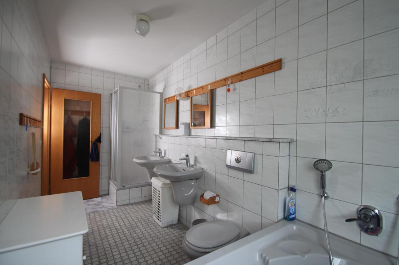 B&B Am See Koeln - Privatzimmer Bagian luar foto